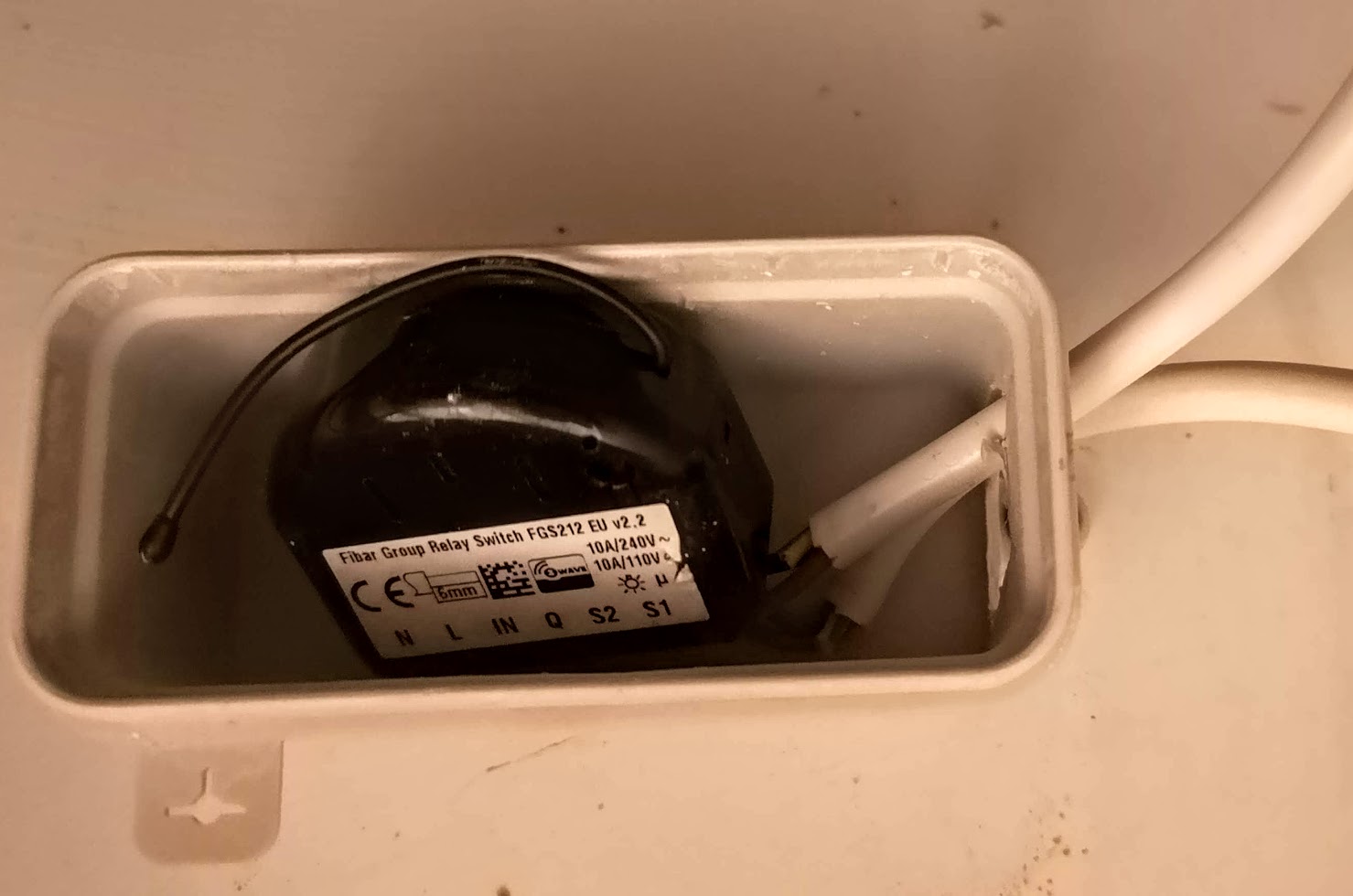 My house has 3 of these controlling my combi boiler, can I replace with a  smart thermostat? : r/homeassistant